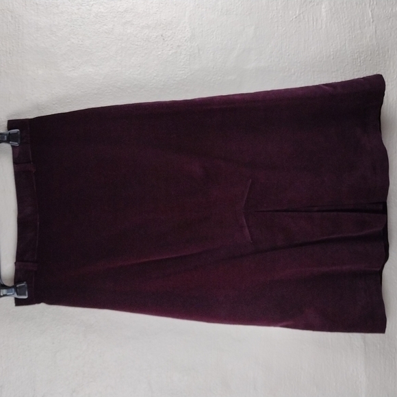 MJ Concepts In Sportswear Vintage Burgundy Velvet Zip Back Straight Midi Skirt - Picture 13 of 13